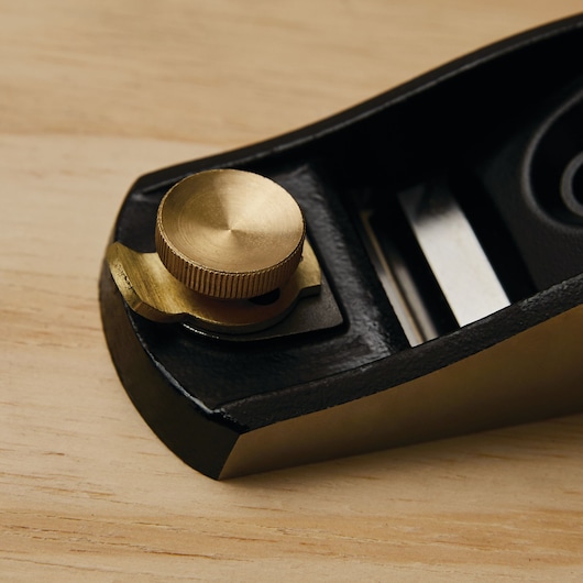 Front knob feature of Number 9 and half sweetheart block plane.