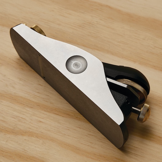 Dimple for thumb / finger feature of Number 9 and half sweetheart block plane.