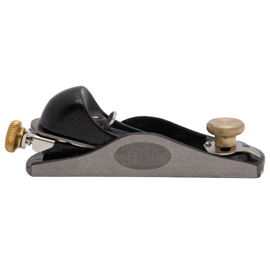 Profile of 6 and quarter inch Bailey low angle block plane.

