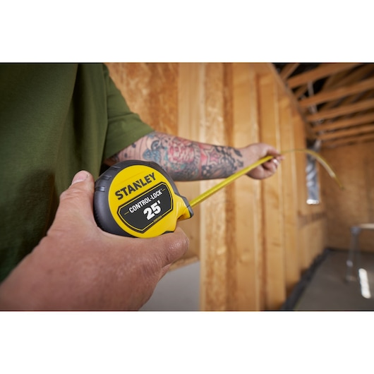 STANLEY Control lock tape measure