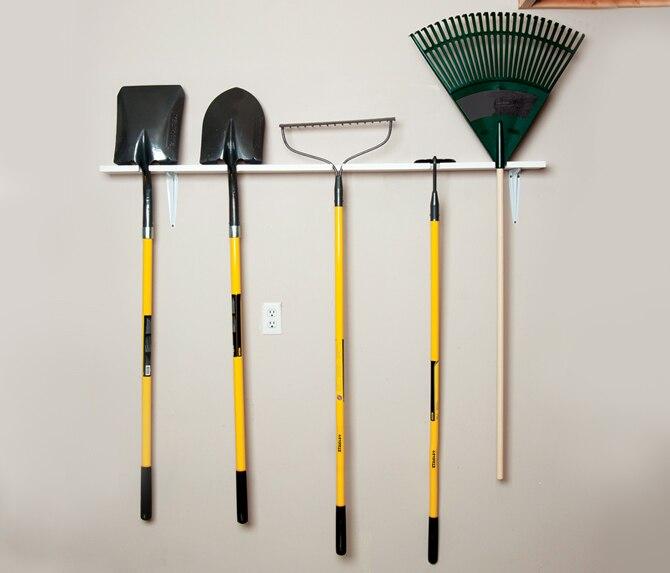 How to build a garden tool rack in 5 easy steps